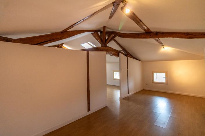 Image No.10-3 Bed House for sale