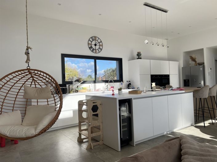 Image No.3-4 Bed Property for sale