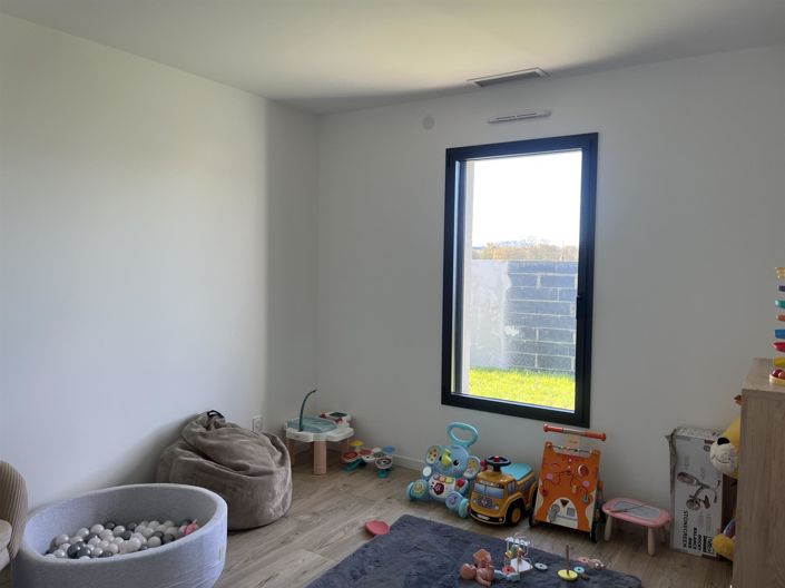 Image No.9-4 Bed Property for sale