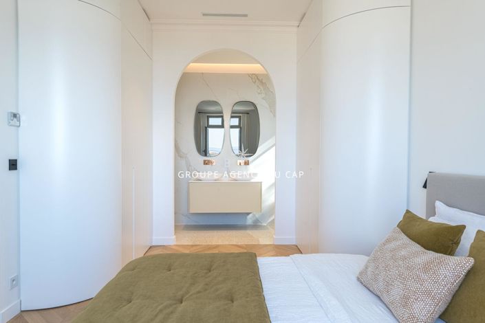 Image No.10-6 Bed House for sale