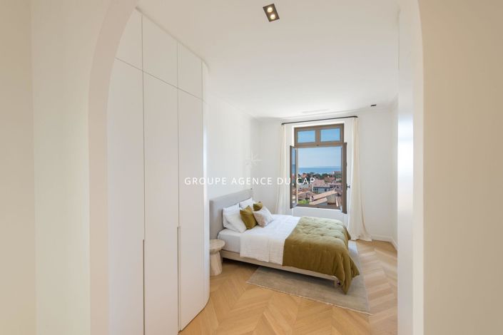 Image No.13-6 Bed House for sale