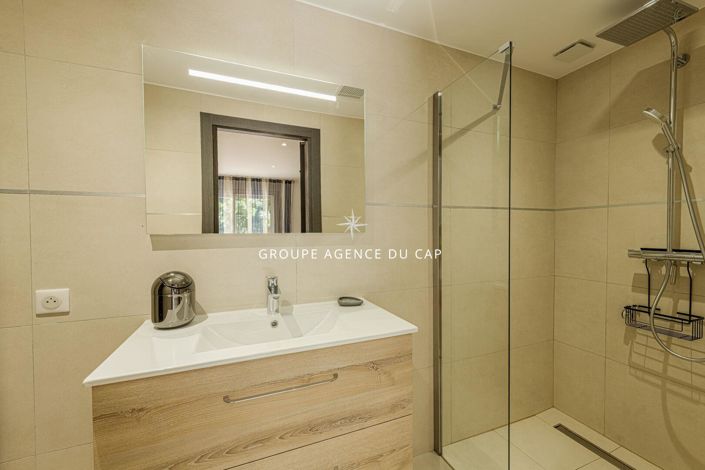 Image No.12-4 Bed Apartment for sale