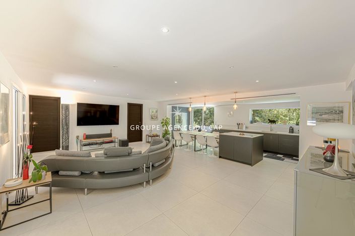 Image No.3-4 Bed Apartment for sale