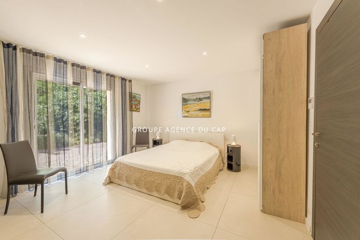 Image No.9-4 Bed Apartment for sale