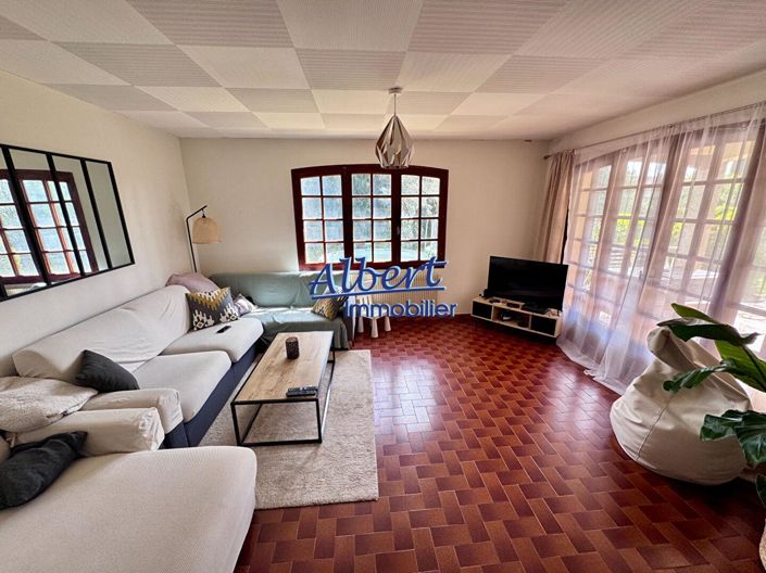 Image No.6-3 Bed House for sale