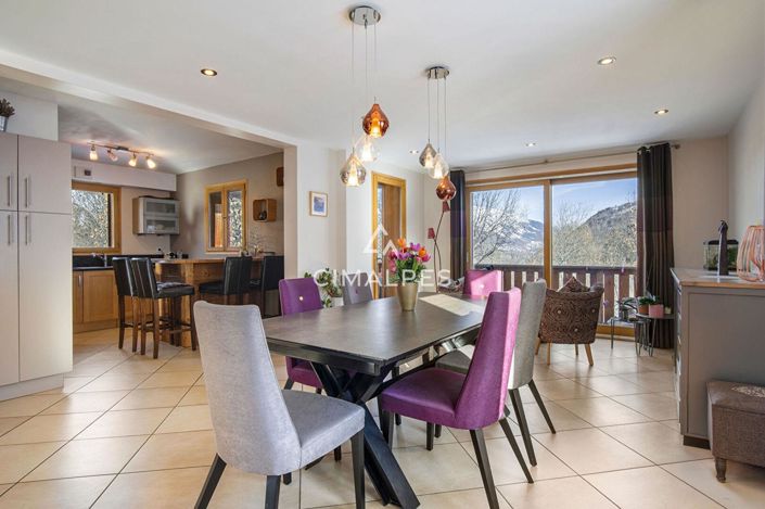 Image No.3-7 Bed Property for sale