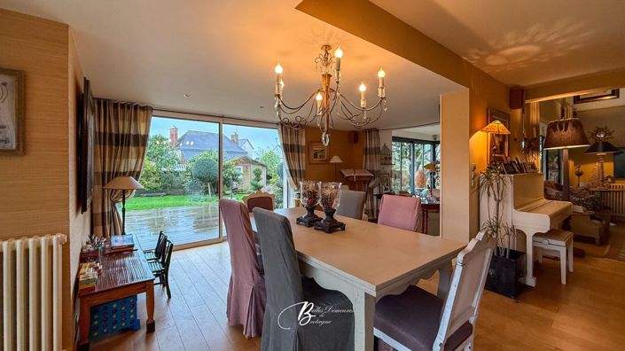 Image No.10-5 Bed House for sale