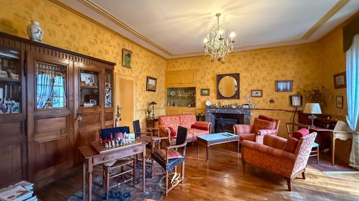 Image No.5-9 Bed House for sale