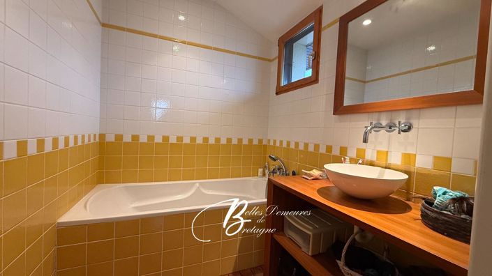 Image No.18-5 Bed House for sale