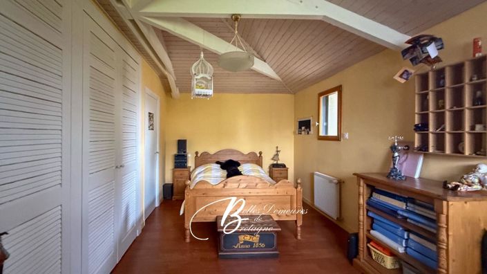 Image No.19-5 Bed House for sale