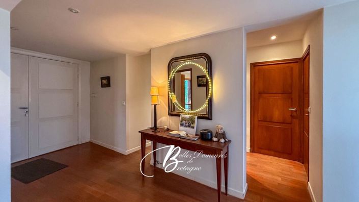 Image No.5-5 Bed House for sale