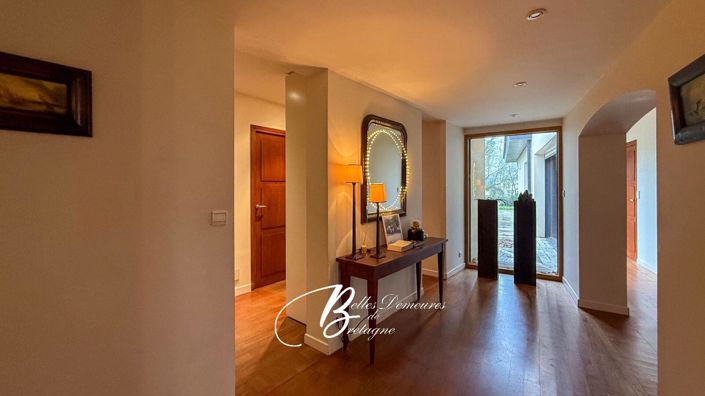 Image No.6-5 Bed House for sale