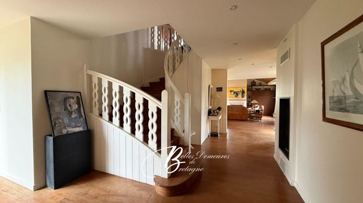 Image No.7-5 Bed House for sale