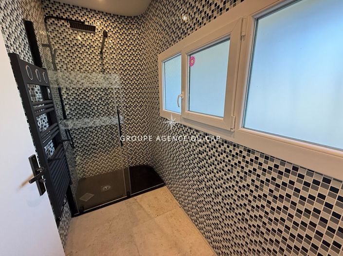 Image No.10-Maison de 3 chambres à vendre à Saint-Raphael