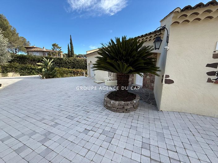 Image No.2-Maison de 3 chambres à vendre à Saint-Raphael