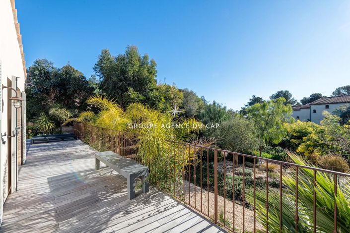 Image No.18-5 Bed House for sale