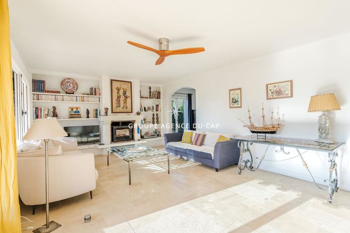 Image No.4-5 Bed House for sale