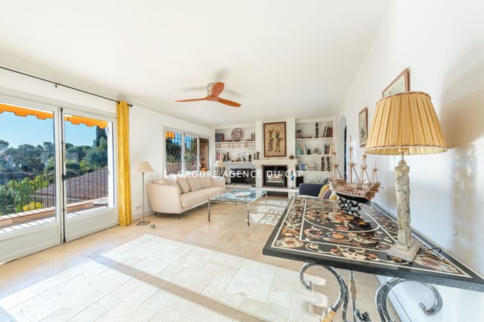 Image No.5-5 Bed House for sale