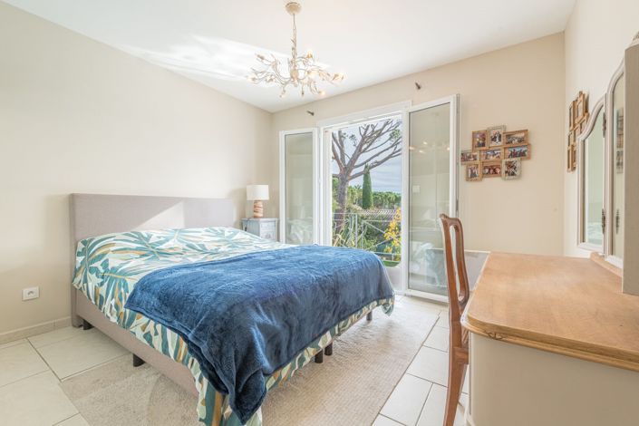 Image No.11-4 Bed House for sale