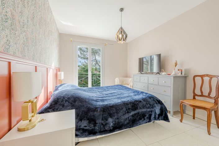 Image No.12-4 Bed House for sale