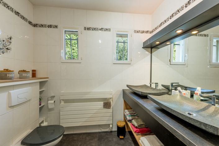 Image No.14-4 Bed House for sale