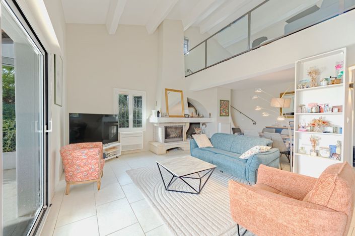 Image No.3-4 Bed House for sale