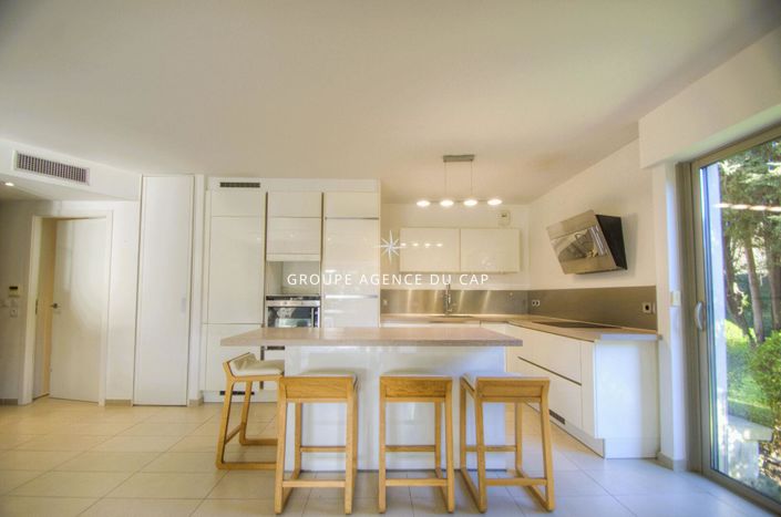 Image No.3-3 Bed Apartment for sale