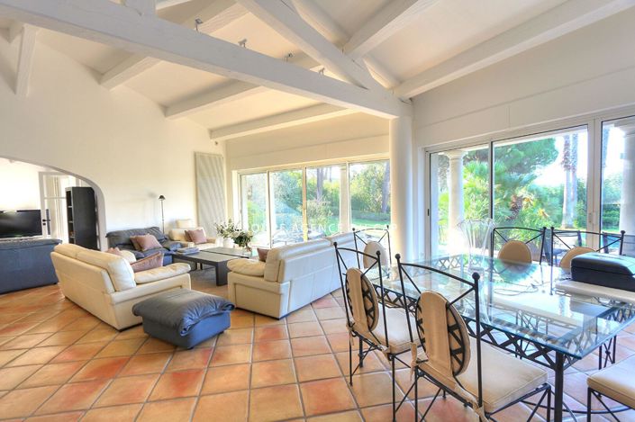 Image No.10-Propriété de 4 chambres à vendre à Saint-Raphael