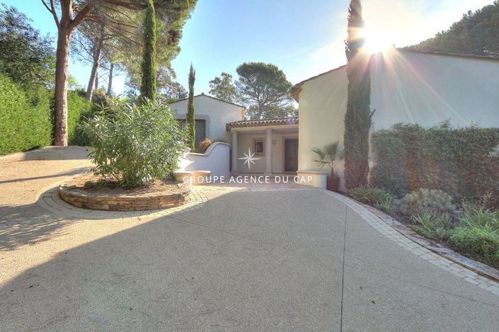 Image No.18-Propriété de 4 chambres à vendre à Saint-Raphael