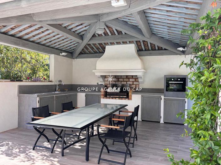 Image No.5-Propriété de 4 chambres à vendre à Saint-Raphael