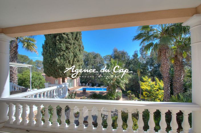 Image No.14-4 Bed Property for sale