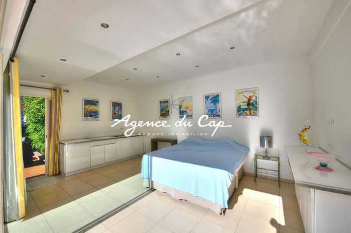 Image No.16-4 Bed Property for sale