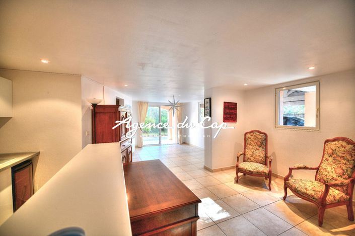 Image No.18-4 Bed Property for sale