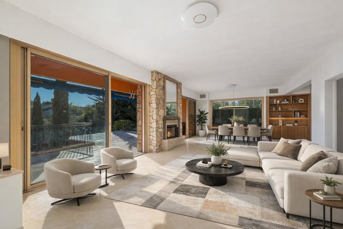 Image No.5-8 Bed House for sale