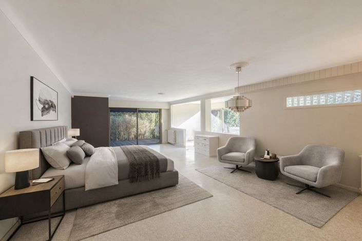 Image No.8-8 Bed House for sale