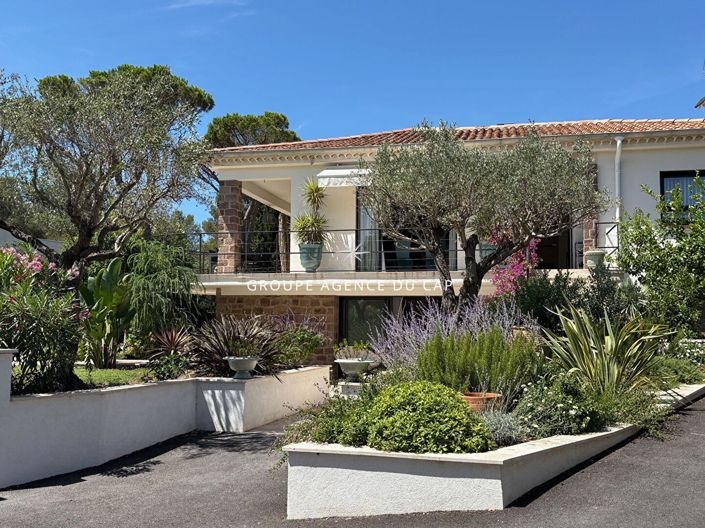 Image No.2-4 Bed House for sale