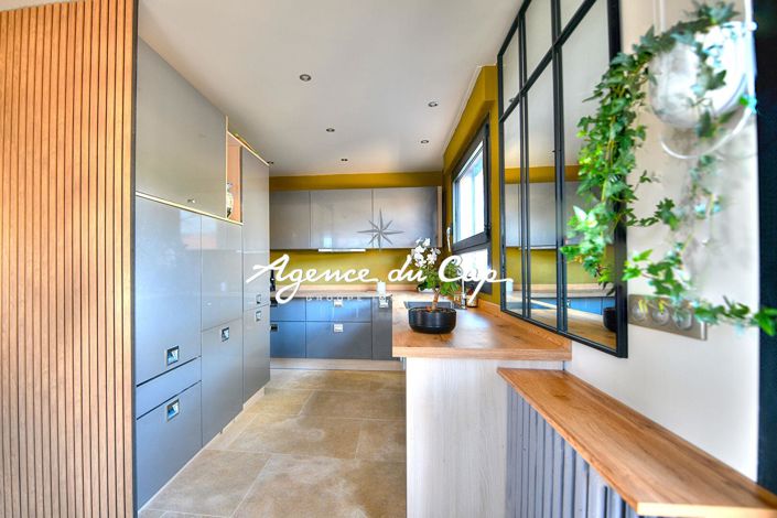 Image No.5-4 Bed House for sale