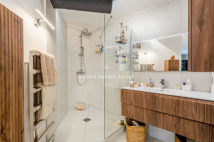 Image No.14-4 Bed House for sale