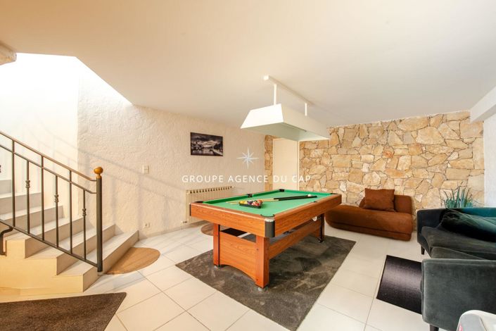 Image No.16-4 Bed House for sale