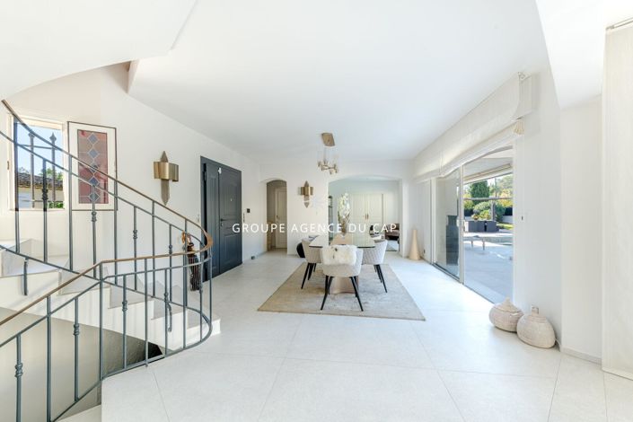 Image No.8-4 Bed House for sale