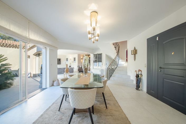 Image No.9-4 Bed House for sale