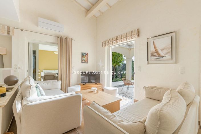 Image No.15-4 Bed House for sale