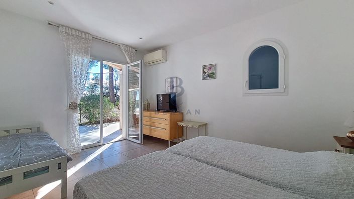 Image No.11-Propriété de 4 chambres à vendre à Fréjus