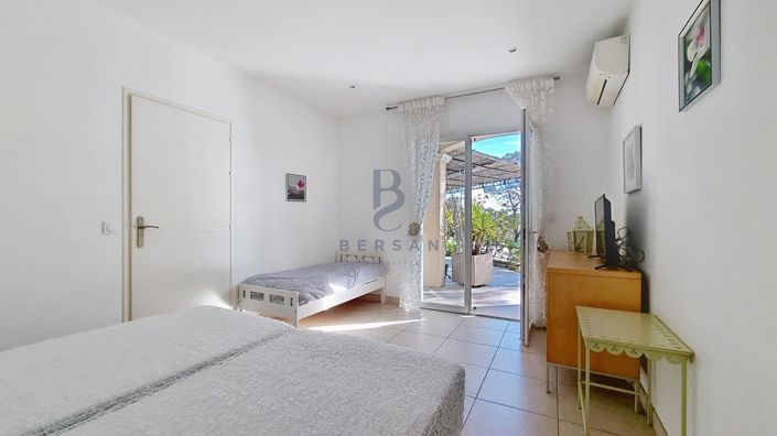 Image No.12-Propriété de 4 chambres à vendre à Fréjus