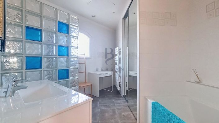 Image No.13-Propriété de 4 chambres à vendre à Fréjus