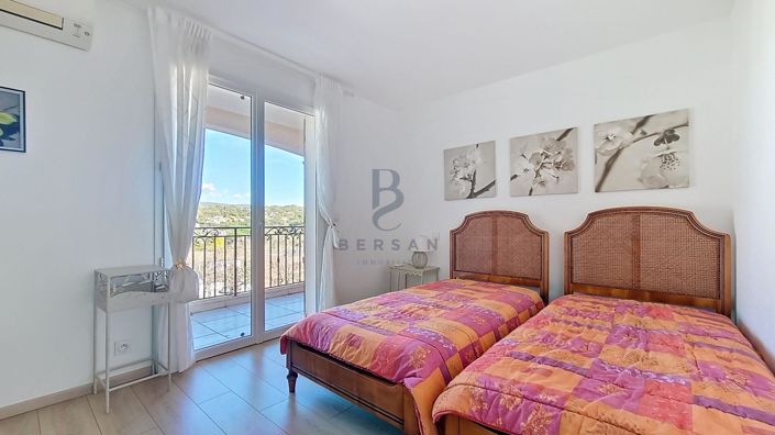 Image No.14-Propriété de 4 chambres à vendre à Fréjus