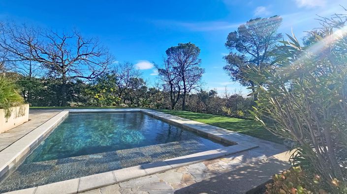 Image No.5-Propriété de 4 chambres à vendre à Fréjus