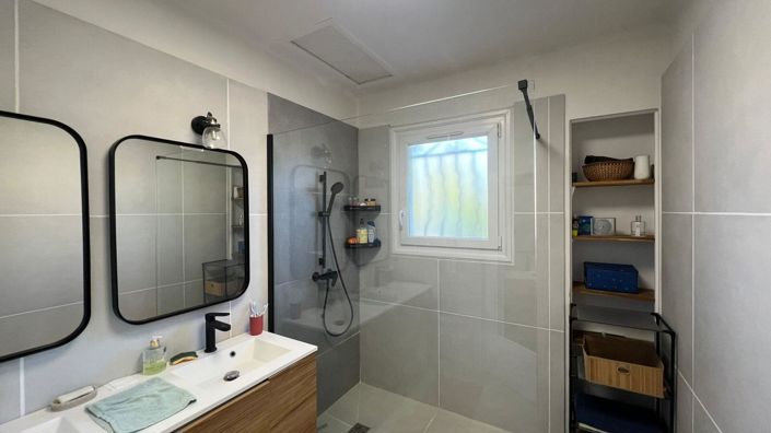 Image No.6-3 Bed House for sale