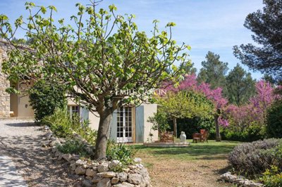 1 - Le Tholonet, House