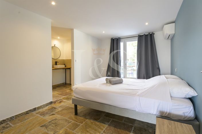 Image No.12-7 Bed House for sale